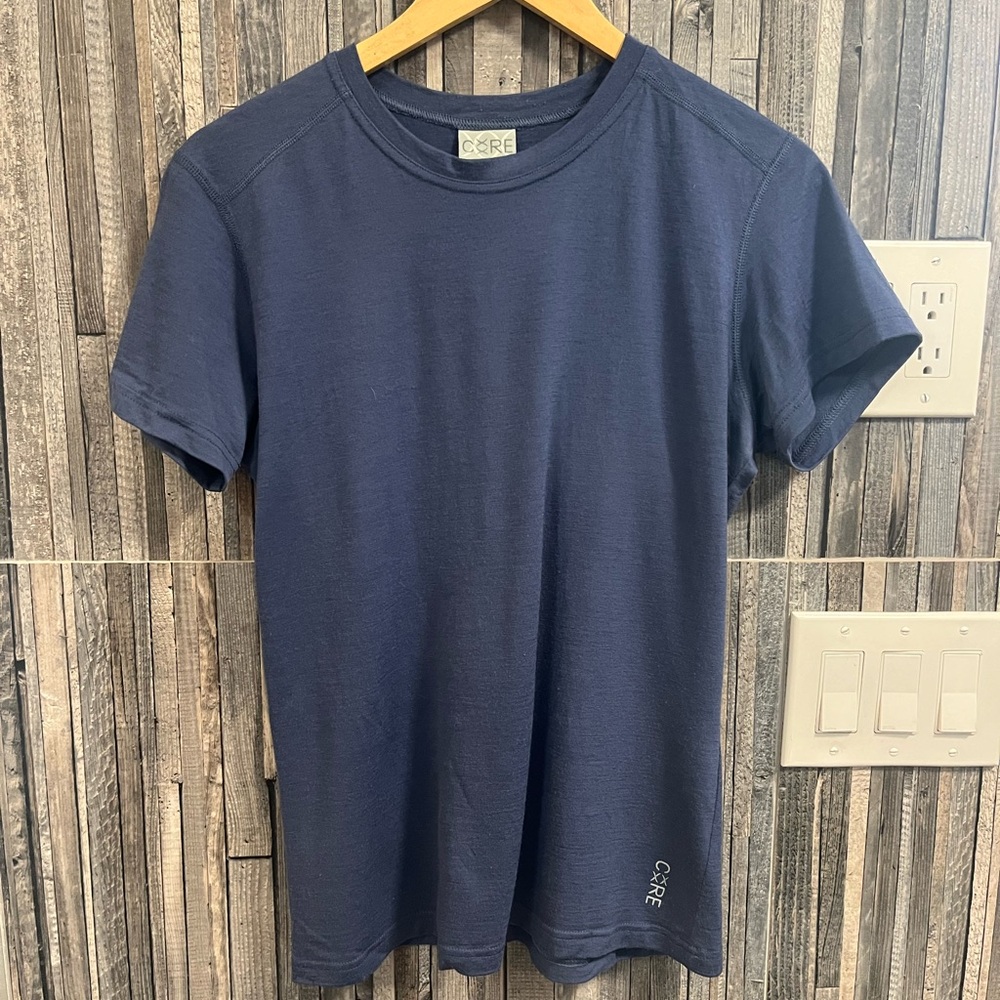 Women’s Large 100% wool shirt